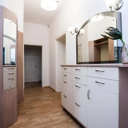 Spacious, Comfy 4br Center ריגה