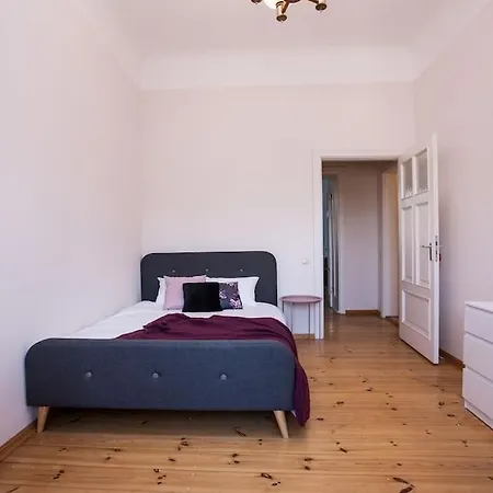 Spacious, Comfy 4br Center ריגה